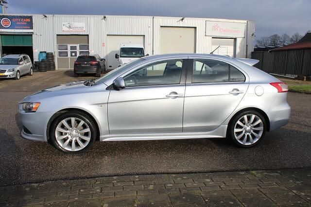 Occasion Mitsubishi Lancer Sportback Intense 143 PK (105 kW) 2011 Grijs (metallic) Hatchback