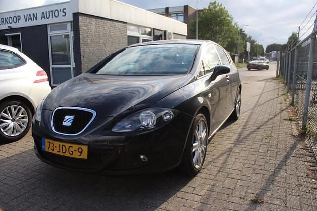 Zwart Gebruikt 2009 Seat Leon Style Hatchback | € 3.245 (Goede deal) - Afbeelding 1/4