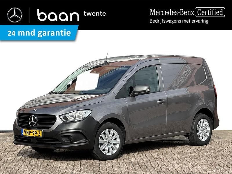 Grijs Gebruikt 2022 Mercedes Citan 108 Van | € 15.950 (Eerlijke prijs) - Afbeelding 1/4