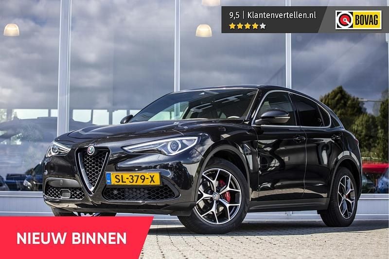 Zwart Gebruikt 2018 Alfa Romeo Stelvio Super SUV | € 29.895 (Goede deal) - Afbeelding 1/4