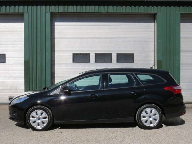 Zwart Occasion 2013 Ford Focus Trend Stationwagen | € 5.950 (Iets duurder) - Afbeelding 1/4