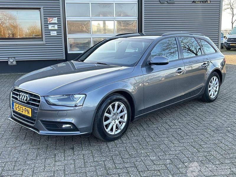Grijs Occasion 2015 Audi A4 Sport Stationwagen | € 7.750 - Afbeelding 1/4