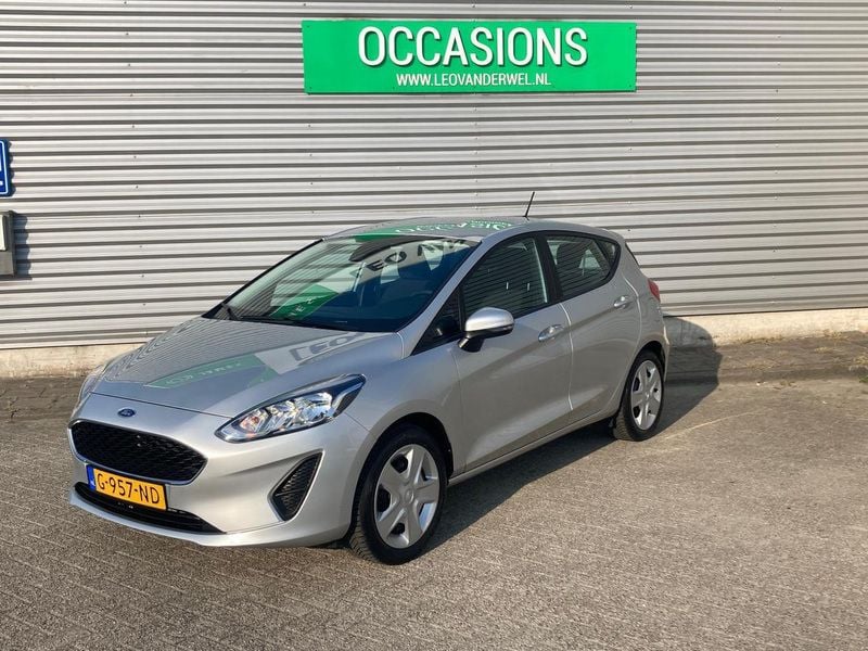 Grijs Gebruikt 2019 Ford Fiesta Trend Hatchback | € 12.250 (Goede deal) - Afbeelding 1/4