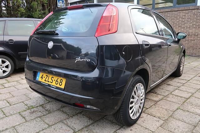 Occasion Fiat Grande Punto 78 PK (57 kW) 2009 Zwart Hatchback