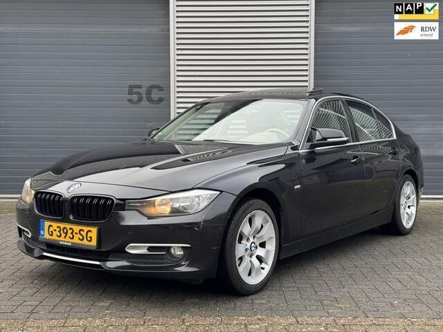 Zwart Gebruikt 2012 BMW 320 Executive Sedan | € 6.450 (Eerlijke prijs) - Afbeelding 1/4