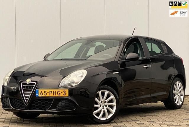 Zwart Gebruikt 2011 Alfa Romeo Giulietta Progression Hatchback | € 7.990 (Eerlijke prijs) - Afbeelding 1/4