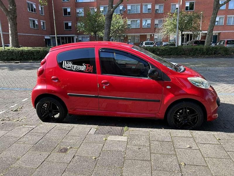 Gebruikt 2008 Peugeot 107 Filou Hatchback | € 1.500 (Goede deal) - Afbeelding 1/4