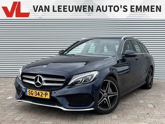 Blauw, metallic lak Gebruikt 2018 Mercedes C180 Sport Edition Stationwagen | € 16.900 (Eerlijke prijs) - Afbeelding 1/4