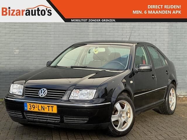 Zwart Occasion 2003 VW Bora Highline Sedan | € 2.650 (Eerlijke prijs) - Afbeelding 1/4