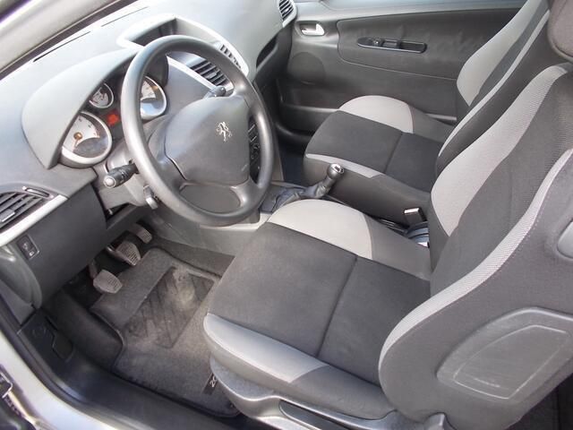 Occasion Peugeot 207 97 PK (71 kW) 2008 Zilver Hatchback