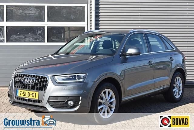 Grijs Gebruikt 2013 Audi Q3 Business SUV | € 15.940 (Eerlijke prijs) - Afbeelding 1/4