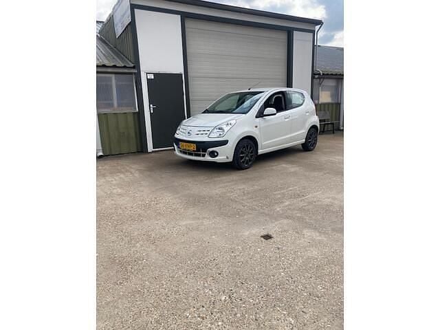 Wit Gebruikt 2010 Nissan Pixo Acenta Hatchback | € 2.399 (Eerlijke prijs) - Afbeelding 1/4