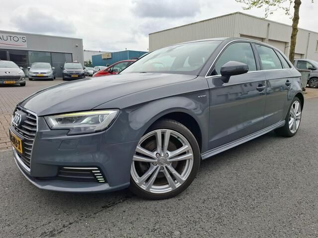 Grijs Gebruikt 2016 Audi A3 Sportback S-Line Hatchback | € 14.950 (Eerlijke prijs) - Afbeelding 1/4
