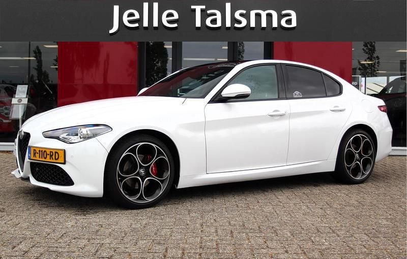 Wit Gebruikt 2022 Alfa Romeo Giulia Sprint Sprint Coupé | € 38.945 - Afbeelding 1/4