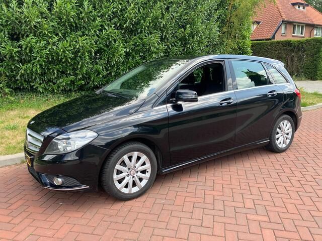 Zwart Gebruikt 2012 Mercedes B180 MPV | € 5.950 (Eerlijke prijs) - Afbeelding 1/4