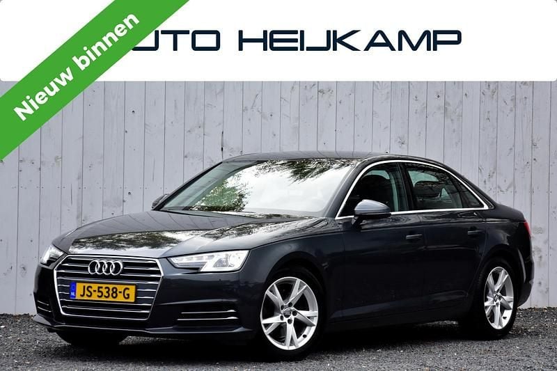 Grijs Gebruikt 2016 Audi A4 Sport Sedan | € 13.950 (Goede deal) - Afbeelding 1/4