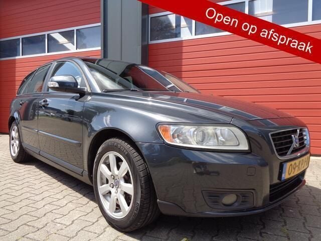 Grijs Gebruikt 2010 Volvo V50 Stationwagen | € 1.650 (Eerlijke prijs) - Afbeelding 1/4