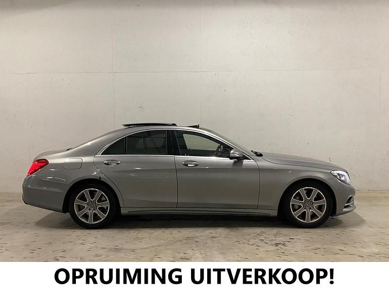 Grijs (metallic) Gebruikt 2014 Mercedes S500 Sedan | € 26.450 (Duur) - Afbeelding 1/4