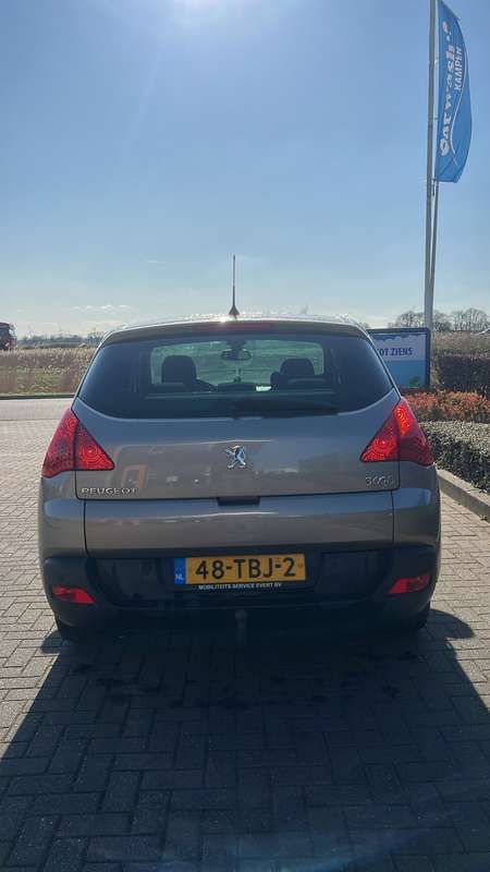 Grijs Gebruikt 2012 Peugeot 3008 Active MPV | € 5.000 (Eerlijke prijs) - Afbeelding 1/4