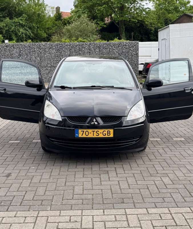 Zwart Gebruikt 2007 Mitsubishi Colt Invite Hatchback | € 900 (Super prijs) - Afbeelding 1/4
