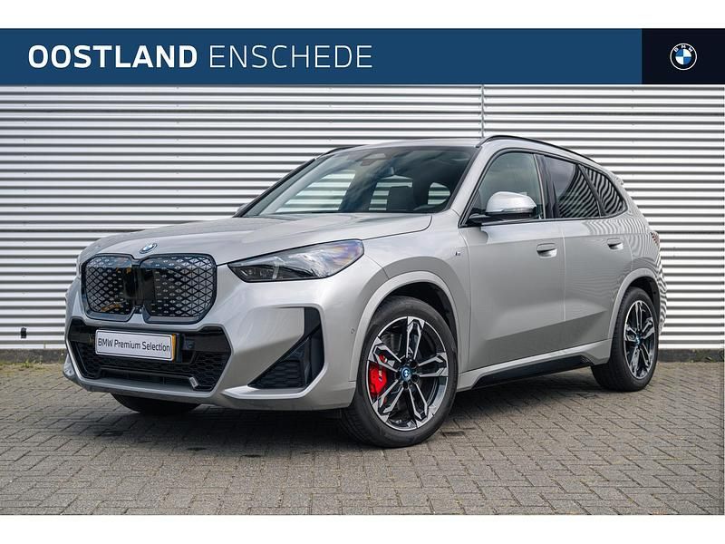 Zilver Gebruikt 2025 BMW iX1 Comfort Edition SUV | € 47.500 - Afbeelding 1/4