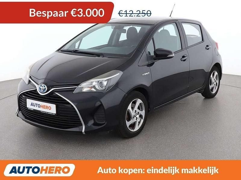 Zwart Occasion 2015 Toyota Yaris Hybrid Hatchback | € 9.449 (Super prijs) - Afbeelding 1/3
