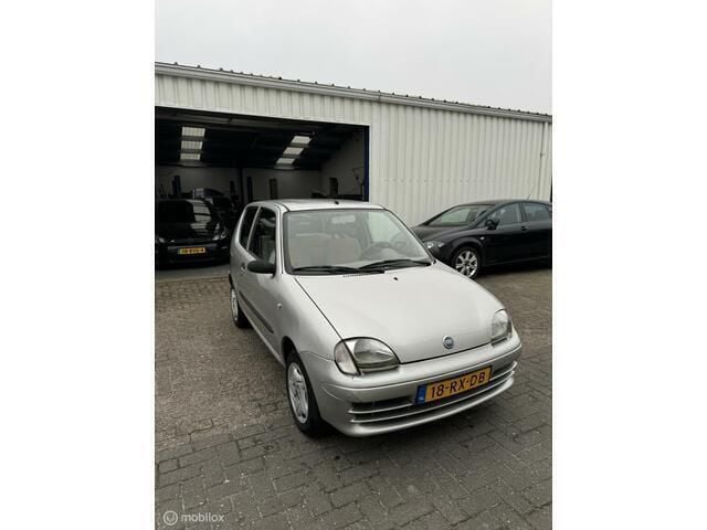 Occasion Fiat Seicento Young 54 PK (39 kW) 2005 Grijs Hatchback