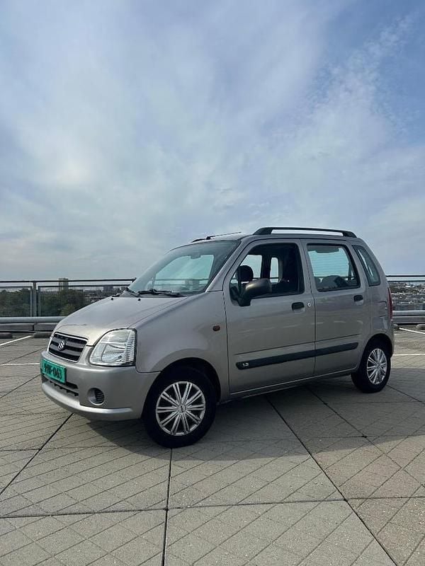 Gebruikt 2004 Suzuki Wagon R+ Stationwagen | € 1.999 (Goede deal) - Afbeelding 1/4