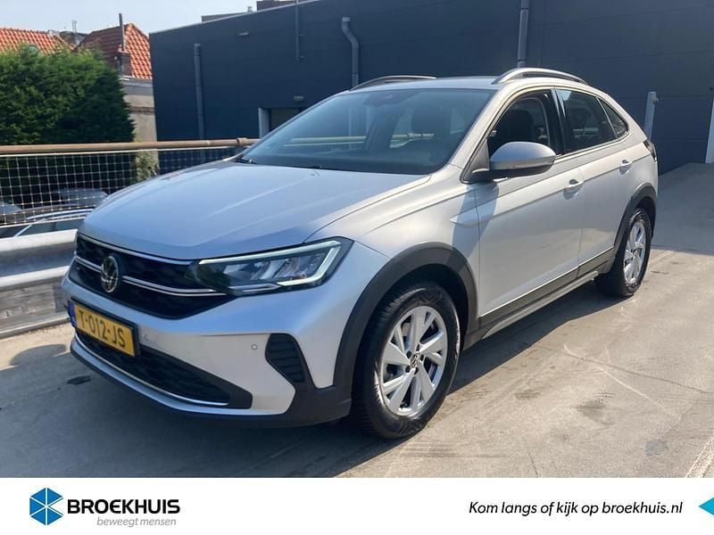 Grijs Gebruikt 2023 VW Taigo Life SUV | € 20.900 (Eerlijke prijs) - Afbeelding 1/4