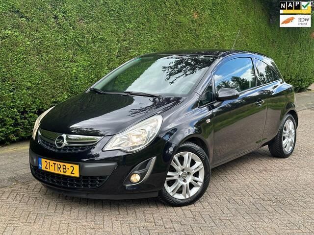 Zwart Gebruikt 2012 Opel Corsa Color Edition Hatchback | € 5.500 (Iets duurder) - Afbeelding 1/4