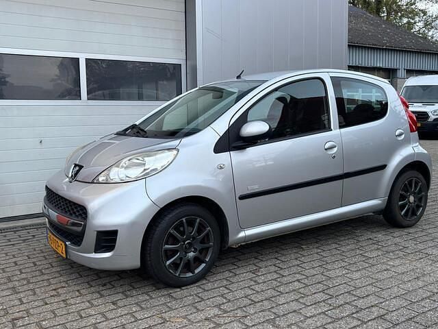 Occasion Peugeot 107 68 PK (50 kW) 2011 Grijs (metallic) Hatchback
