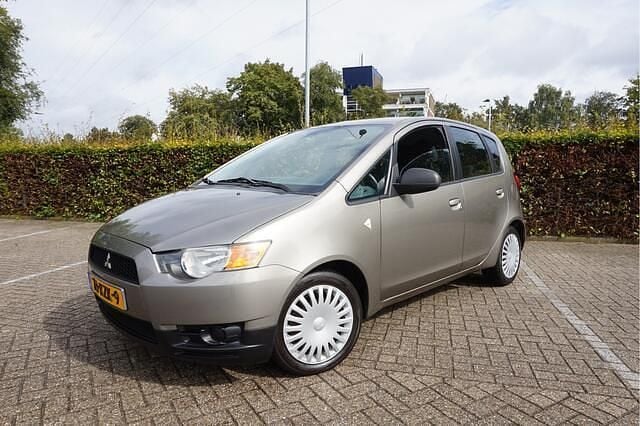 Grijs Gebruikt 2010 Mitsubishi Colt Edition Hatchback | € 3.499 (Eerlijke prijs) - Afbeelding 1/4