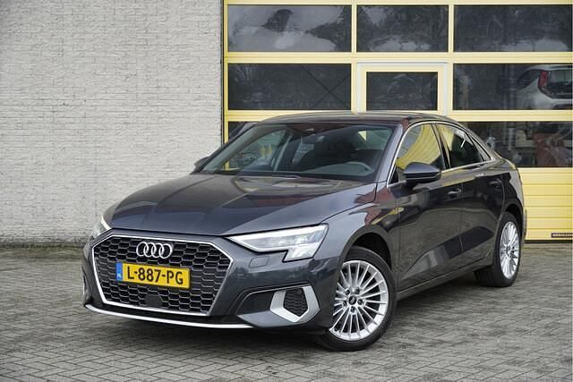 Grijs Occasion 2021 Audi A3 Business Sedan | € 19.950 (Goede deal) - Afbeelding 1/4