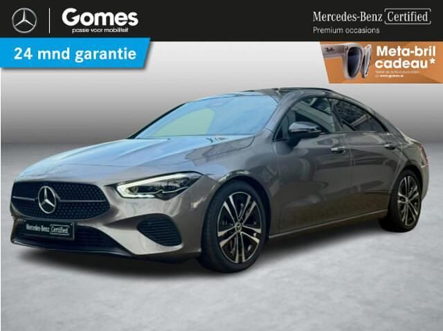 Grijs Occasion 2024 Mercedes CLA180 Sedan | € 37.950 (Iets duurder) - Afbeelding 1/4