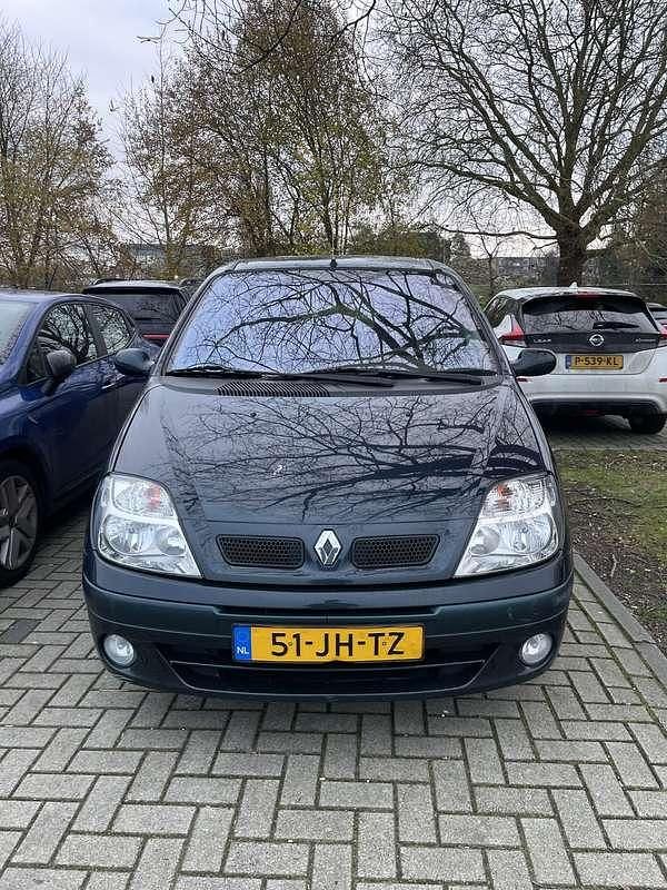 Groen Gebruikt 2002 Renault Scénic Authentique MPV | € 950 (Eerlijke prijs) - Afbeelding 1/4