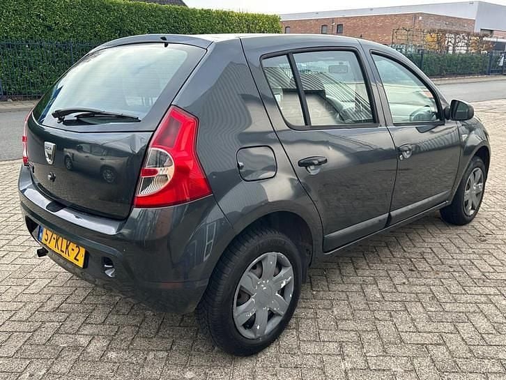 Occasion Dacia Sandero Ambiance 75 PK (55 kW) 2010 Grijs Hatchback