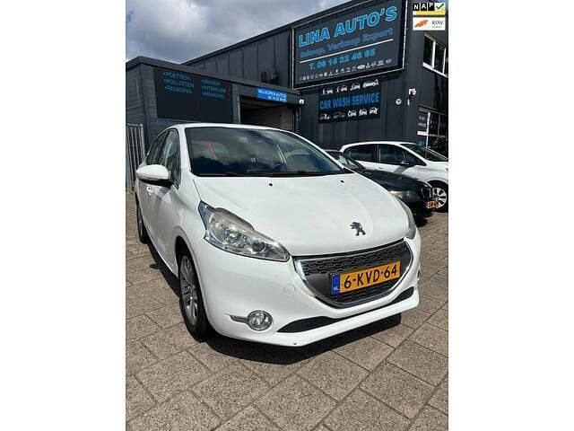 Wit Gebruikt 2013 Peugeot 208 Allure Hatchback | € 3.249 (Eerlijke prijs) - Afbeelding 1/4