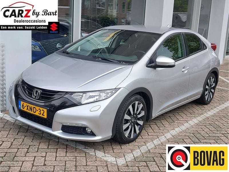 Grijs Gebruikt 2014 Honda Civic Sport Hatchback | € 10.945 (Eerlijke prijs) - Afbeelding 1/4