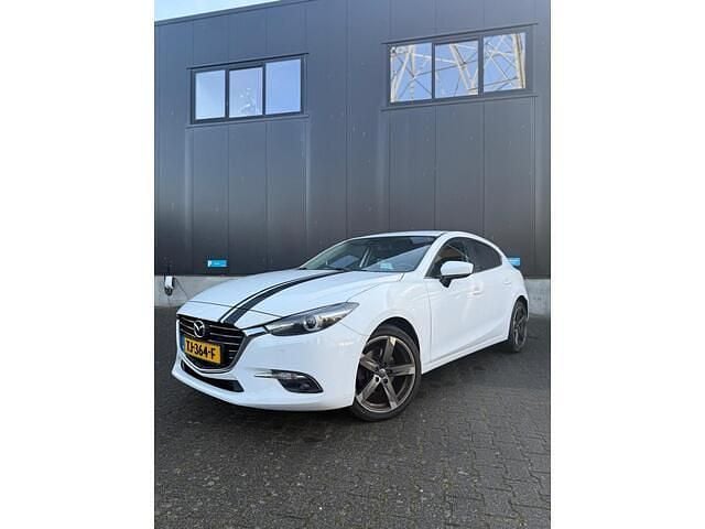 Wit Occasion 2017 Mazda 3 Hatchback | € 4.500 (Super prijs) - Afbeelding 1/4