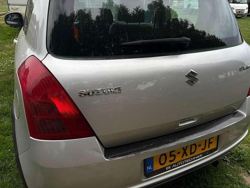 Zilver Gebruikt 2007 Suzuki Swift GLS | € 2.000 (Super prijs) - Afbeelding 1/4