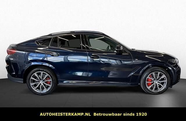 Zwart Gebruikt 2024 BMW X6 M Sport SUV | € 117.950 - Afbeelding 1/4