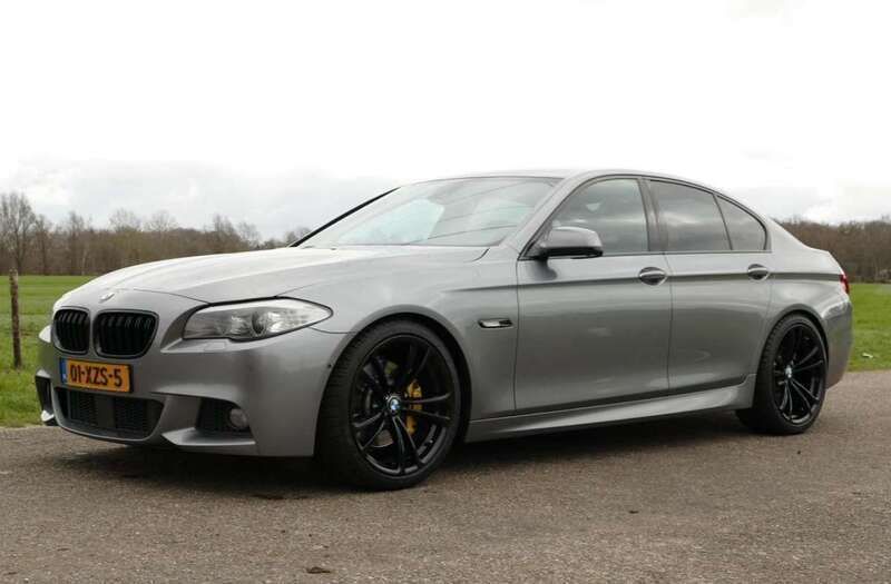 Grijs Gebruikt 2012 BMW 528 Sedan | € 17.750 (Eerlijke prijs) - Afbeelding 1/4