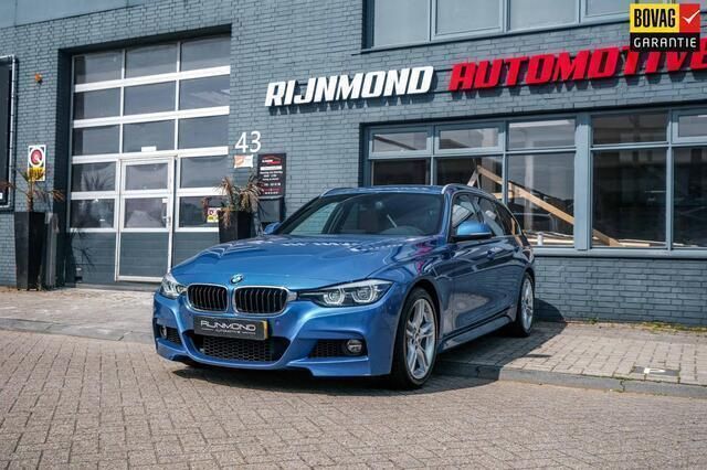 Blauw, metallic lak Gebruikt 2019 BMW 318 M Sport Stationwagen | € 18.495 (Eerlijke prijs) - Afbeelding 1/4