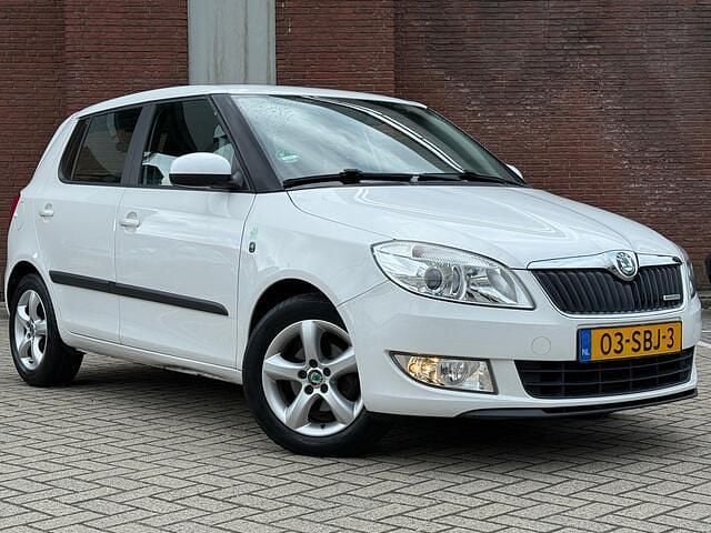Wit Gebruikt 2011 Skoda Fabia GreenLine Hatchback | € 4.450 (Eerlijke prijs) - Afbeelding 1/4