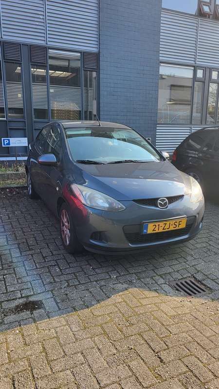 Grijs Gebruikt 2008 Mazda 2 Touring Hatchback | € 1.900 (Eerlijke prijs) - Afbeelding 1/4
