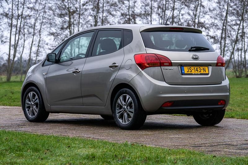 Occasion Kia Venga 124 PK (91 kW) 2016 Grijs Hatchback