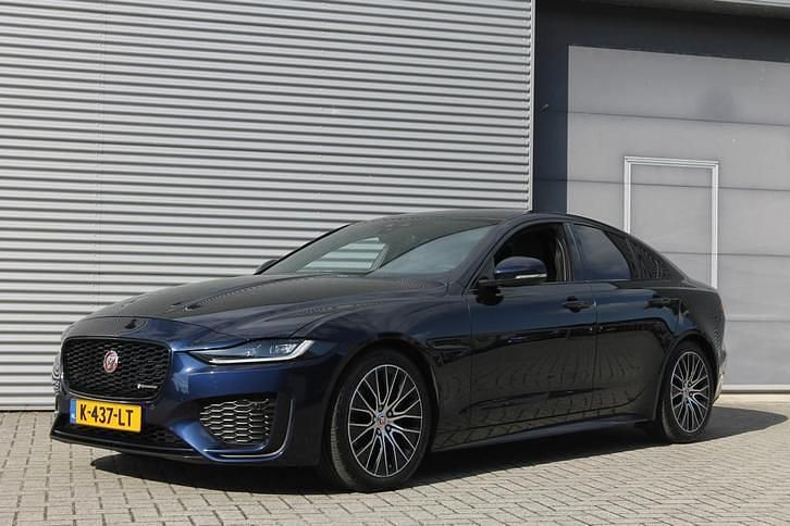 Blauw Gebruikt 2021 Jaguar XE R-Dynamic Sedan | € 26.999 (Goede deal) - Afbeelding 1/1