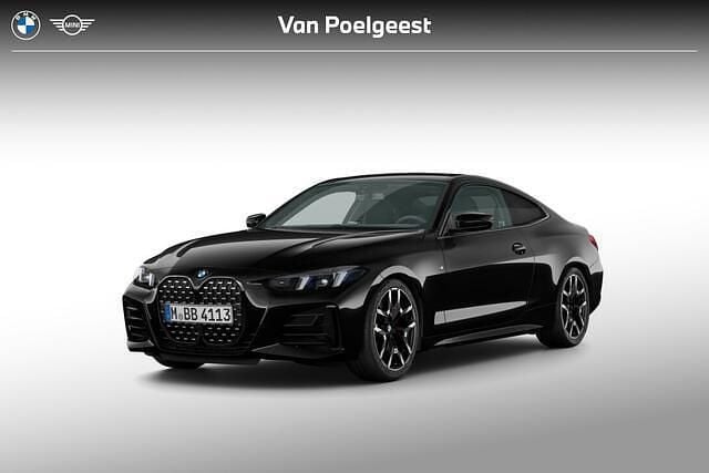 Saphirschwarz metallic (475) (zwart metallic) Nieuw 2025 BMW 420 Comfort Edition Coupé | € 78.278 (Super prijs) - Afbeelding 1/4