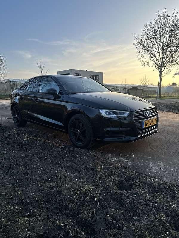 Zwart Occasion 2017 Audi A3 Sedan | € 15.450 (Eerlijke prijs) - Afbeelding 1/4