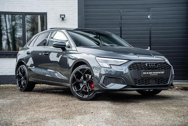 Occasion Audi A3 Sportback Comfort 150 PK (110 kW) 2022 Grijs Hatchback